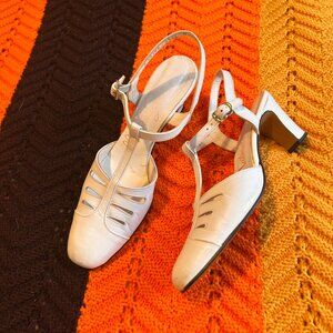 1970s Naturalizer White Leather T-bar Roman Mary Jane sandal heels- made in Cana